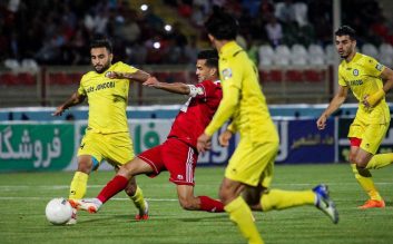 مسعود شجاعی دنیزلی یکی از مربیانی است که ابایی از تغییر پست بازیکنانش ندارد دنیزلی در تراکتور نیز برای چندمین‌بار پست ستاره‌هایش را تغییر داد.