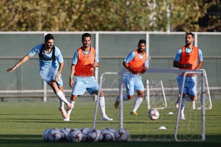 علی کریمی در بازی با گل ریحان ناخواسته خطای پنالتی انجام داد و این فشار را روی او مضاعف کرد و حالا علی کریمی به اردوی تیم ملی دعوت شده است .