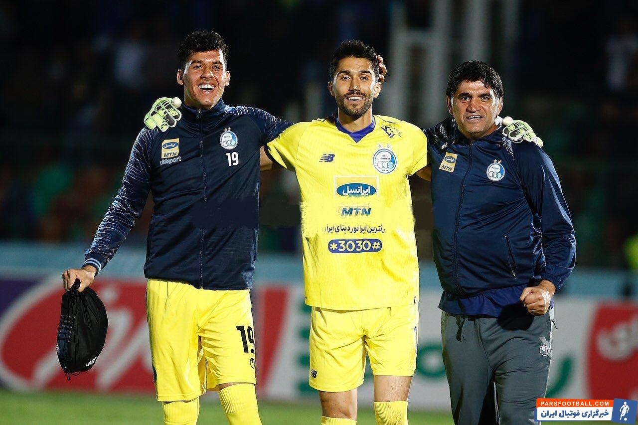 سیدحسین حسینی با 873 دقیقه گل نخوردن در لیگ هفدهم موفق شد نامش را به عنوان رکوددار کلین شیت در کتاب تاریخ لیگ باشگاهی ایران ثبت کند.