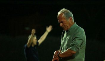 دنیزلی فصل خوبی را با تراکتور پشت سر گذاشته بود اما دنیزلی و تیم پرستاره اش در آبادان در تور برزیلی های فوتبال ایران افتاده و دست خالی به تبریز بازگشتند.