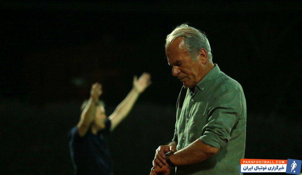 دنیزلی فصل خوبی را با تراکتور پشت سر گذاشته بود اما دنیزلی و تیم پرستاره اش در آبادان در تور برزیلی های فوتبال ایران افتاده و دست خالی به تبریز بازگشتند.