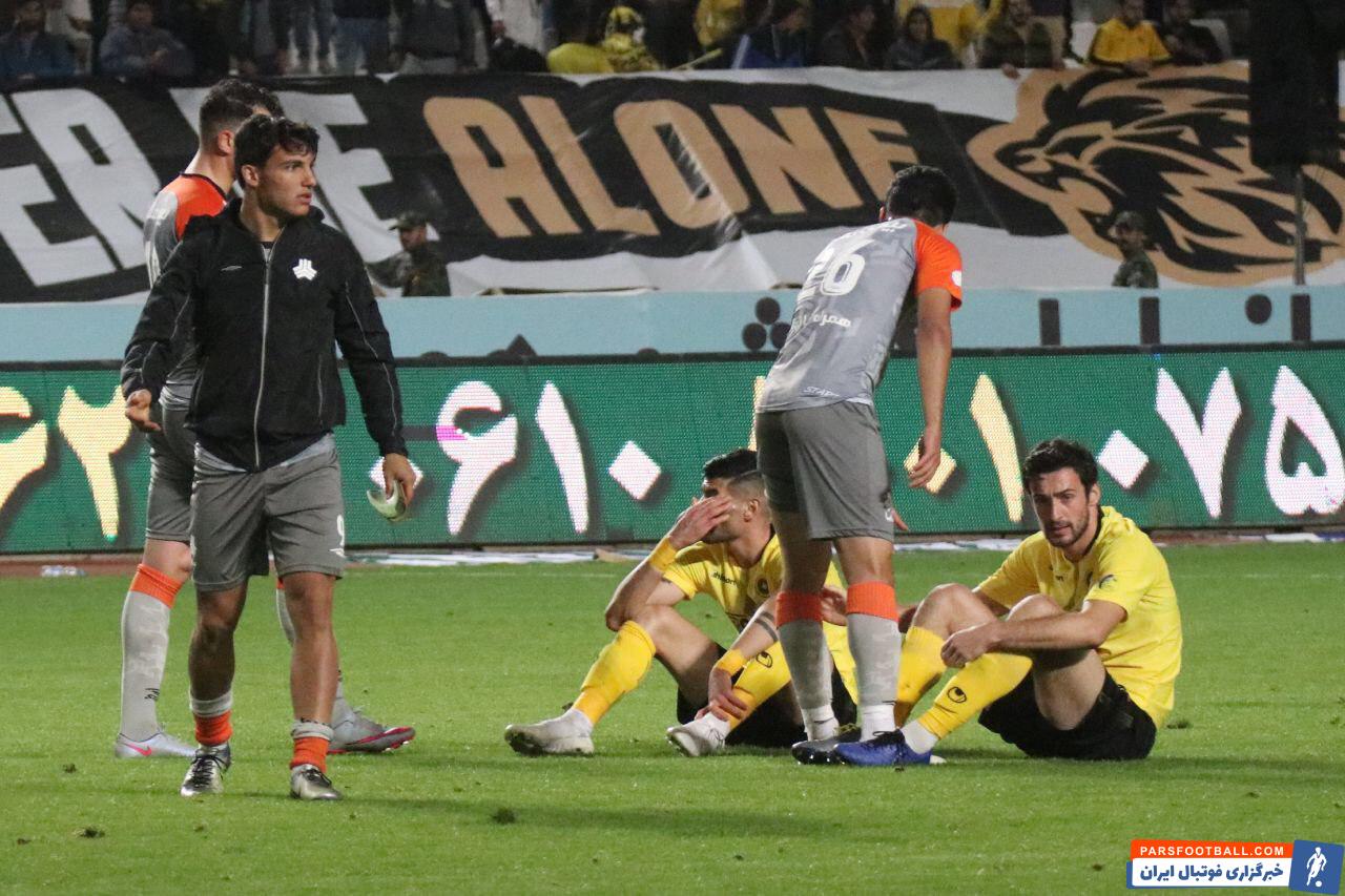 سپاهان پیش تر از این دو تساوی بدون گل مقابل فولاد خوزستان در اهواز و نفت مسجد سلیمان در نقش جهان تجربه کرده بود تا تساوی سوم به هیچ وجه خوشایند نباشد.