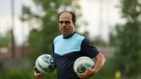 عالمی : مشکل استقلال این است که گلزن تمام عیار ندارد
