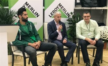 مراسم معارفه و نشست خبری سید محمد موسوی ، ملی‌پوش والیبال ایران در تیم جدید خود در لهستان به همراه رئیس هیئت مدیره و حامی مالی تیم، عصر جمعه برگزار شد.