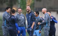 بعد از دو پیروزی پیاپی که آبی پوشان استقلال در لیگ برتر به دست آورده اند لبخند و خوشحالی به تمرین این تیم به ویژه استراماچونی برگشته است.