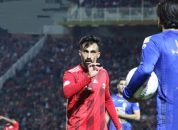 سید احمد موسوی ، هافبک تیم تراکتور آذربایجان به واسطه درخشش در بازی های تیمش مقابل پاس و نساجی در بازی حساس امشب مقابل استقلال در ترکیب اصلی حضور یافت.