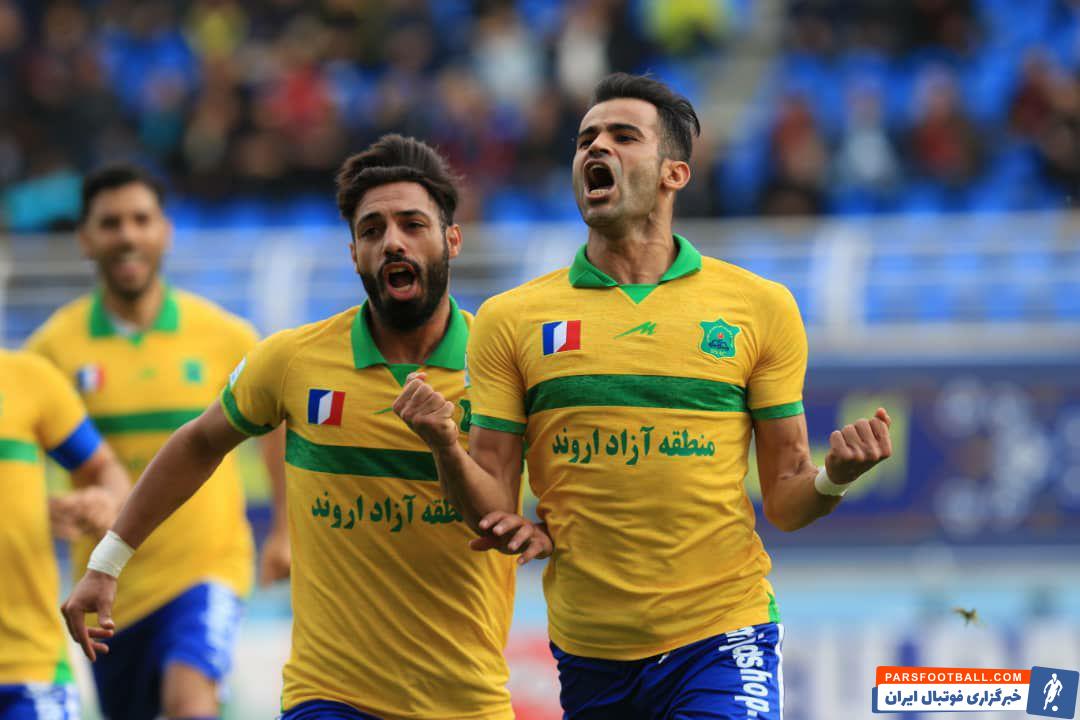 تیم صنعت نفت آبادان ساعت 14 در مشهد به مصاف شهر خودرو رفت و در نهایت موفق شد تا با تک گل عیسی آل کثیر در دقیقه 27 از روی ضربه آزاد به پیروزی برسد.