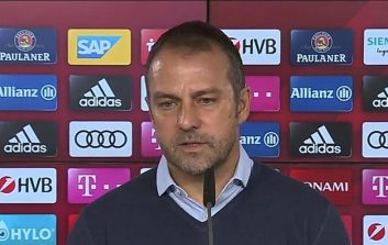 فلیک : روبرت کاملترین مهاجم جلوی دروازه است ، او بهترین مهاجم جهان است