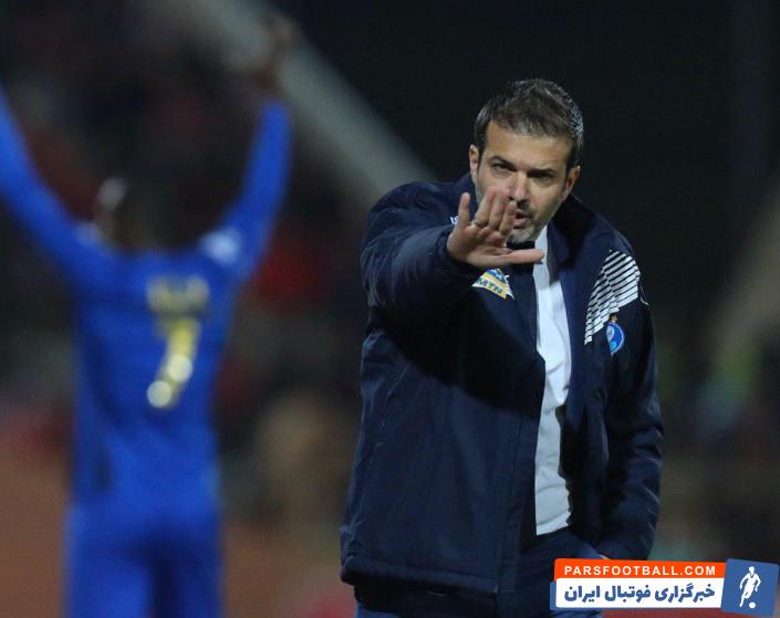 استراماچونی در حال پیاده کردن بازی ترکیبی و تهاجمی در تیم استقلال