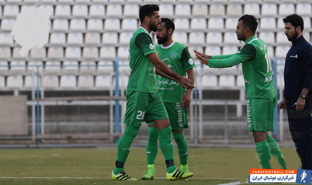 در دقیقه یک دیدار ماشین سازی و سایپا که در استادیوم بنیان دیزل در حال برگزاری است مسیح زاهدی مدافع ماشین سازی مصدوم شد و بعد از مداوا به بازی برگشت.