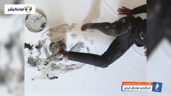 طراحی چهره کریستیانو رونالدو به کمک توپ و پا