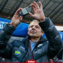 کلینزمن در ادامه گفت که آن موبایل را همسرش به او هدیه داده و گفت قصد دارد آرم آدیداس روی قاب گوشیاش را با نشان باشگاه هرتا عوض کند.