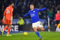 اما در اوایل نیمه دوم بود که روباه ها صاحب یک ضربه پنالتی شدند و جیمی واردی موفق شد با گلزنی، لسترسیتی را از واتفورد پیش اندازد.