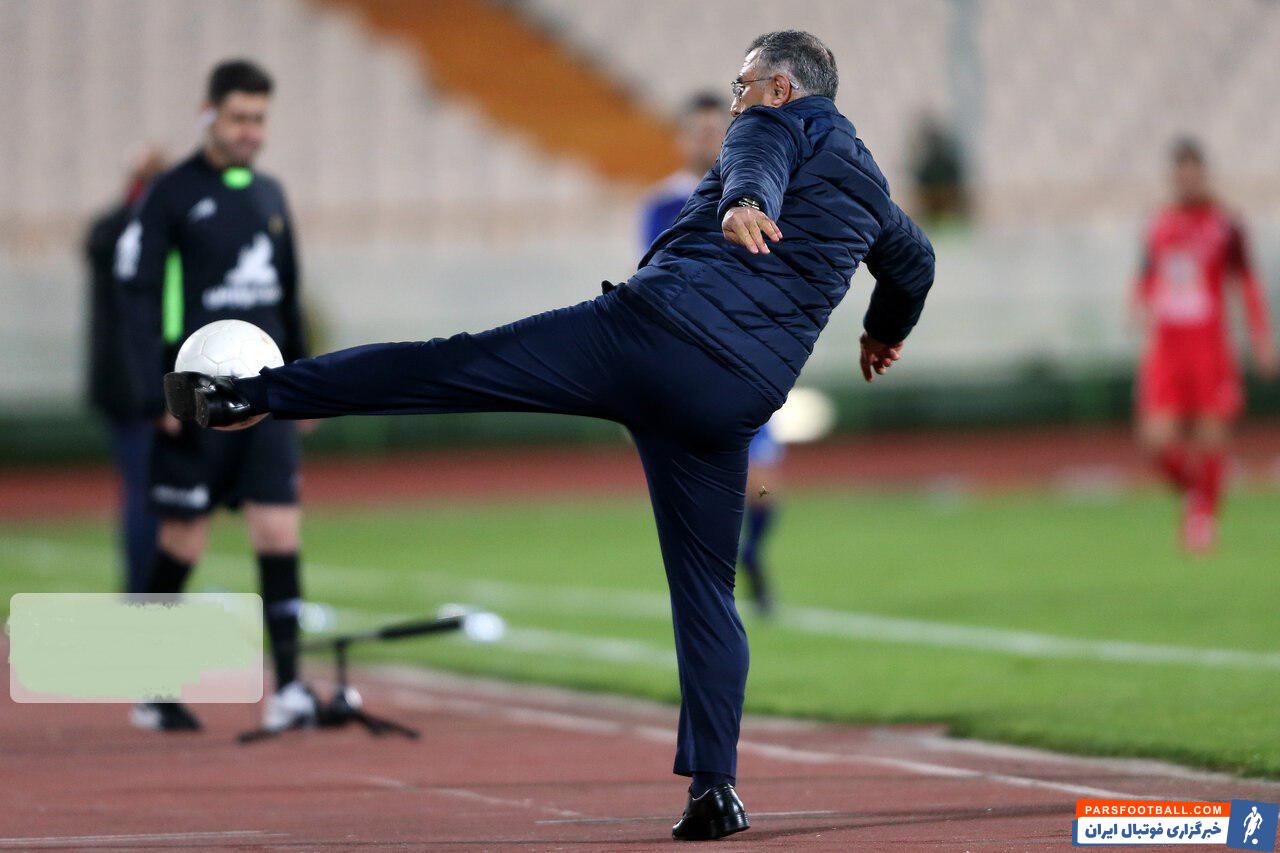 مجید جلالی یکی از مربیان باتجربه فوتبال ایران است که از نیمه راه با اضافه شدن به گل گهر سیرجان تلاش می کند تا این تیم را در لیگ برتر نگه دارد.