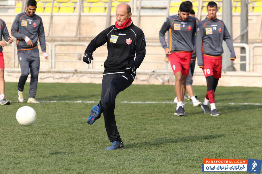 گابریل کالدرون با ثبت 9 پیروزی در 14 مسابقه، بیشترین تعداد برد را در لیگ دارد و همچنین از آمار میانگین چهار ساله برانکو نیز بهتر عمل کرده است.