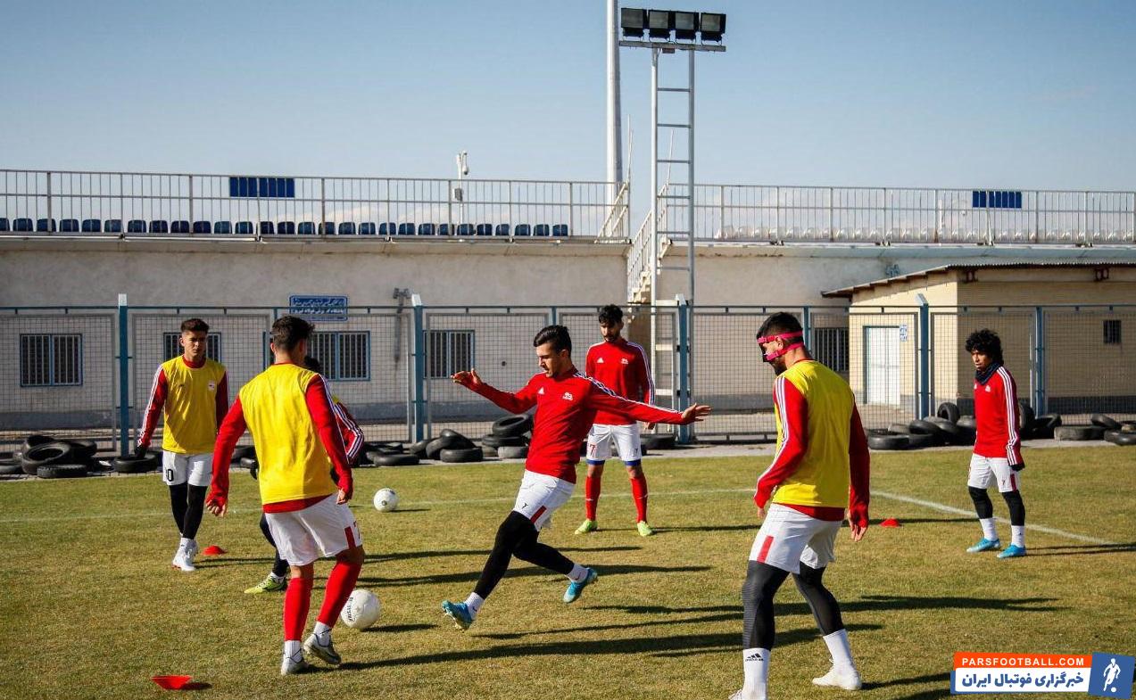 رضا شکاری و محمدرضا آزادی دو بازیکن تراکتور که در اردوهای تیم ملی امید هم حضور دارند، روز گذشته به تبریز برگشتند و در تمرینات تیم باشگاهی شان حضور یافتند.