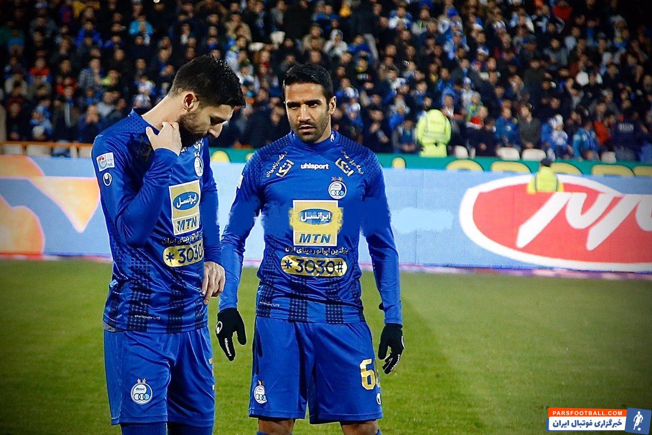 استقلال ابتدا ریگی در دقیقه 69 جای خود را به فرشید باقری داد و چهار دقیقه بعد، هروویه میلیچ پیستون چپ استقلال، تعویض شد و میلاد زکی پور به جای او وارد زمین شد.