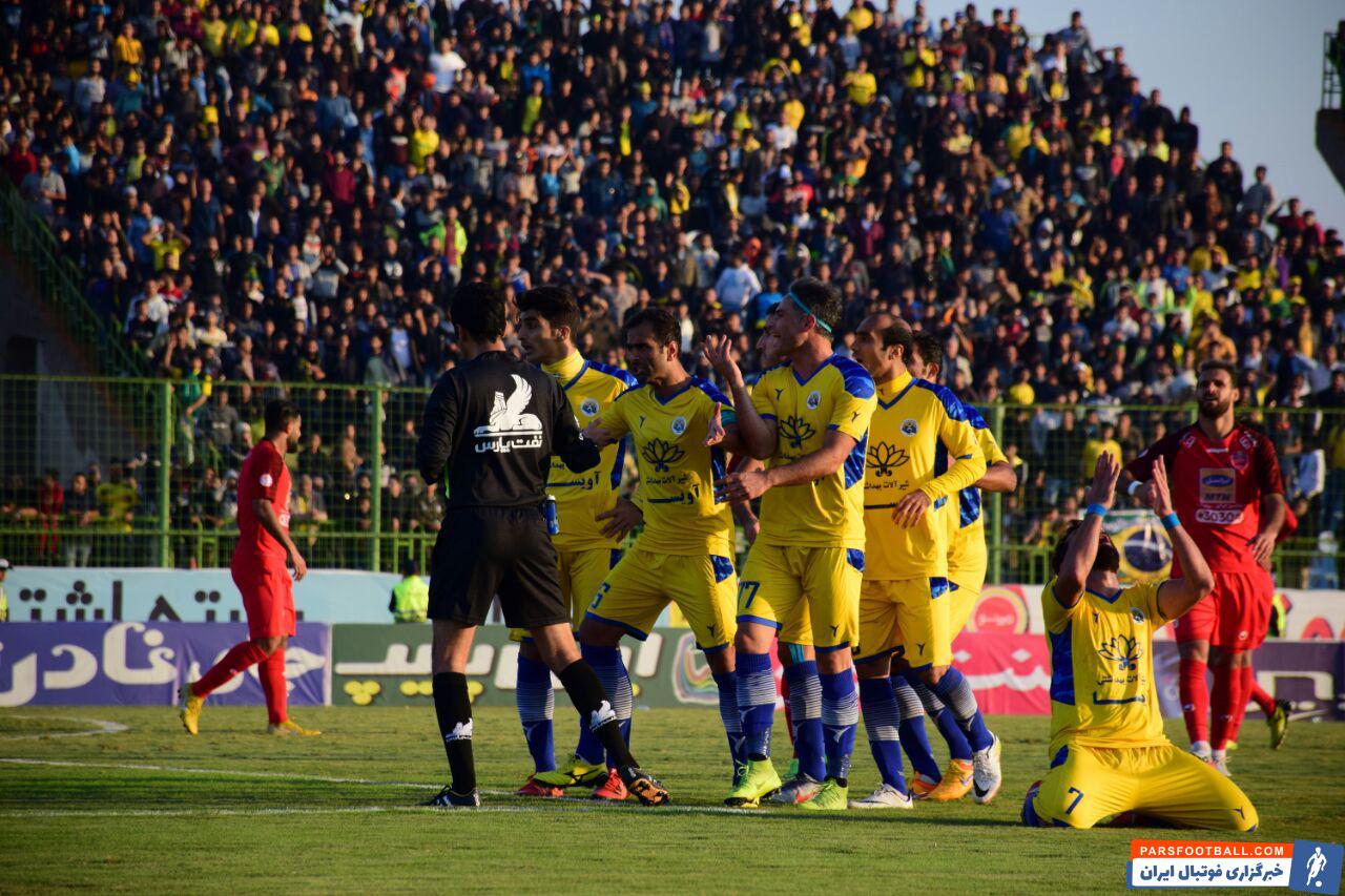 پرسپولیس ؛ برخورد رادوشویچ دروازه بان پرسپولیس با الیاس صالحی در محوطه جریمه
