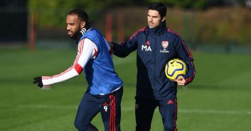 آرسنال ؛ آرتتا به لاکازت : پشت پا نه، فرم بدنی‌ات را درست کن و ادامه بده