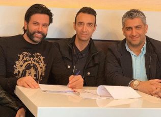 علیرضا نیکبخت واحدی سال ها با رضا عنایتی و فرزاد مجیدی در استقلال هم تیمی بود نیکبخت به تیم سرخپوشان پاکدشت پیوست تا کنار این دو کار مربیگری را آغاز کند.