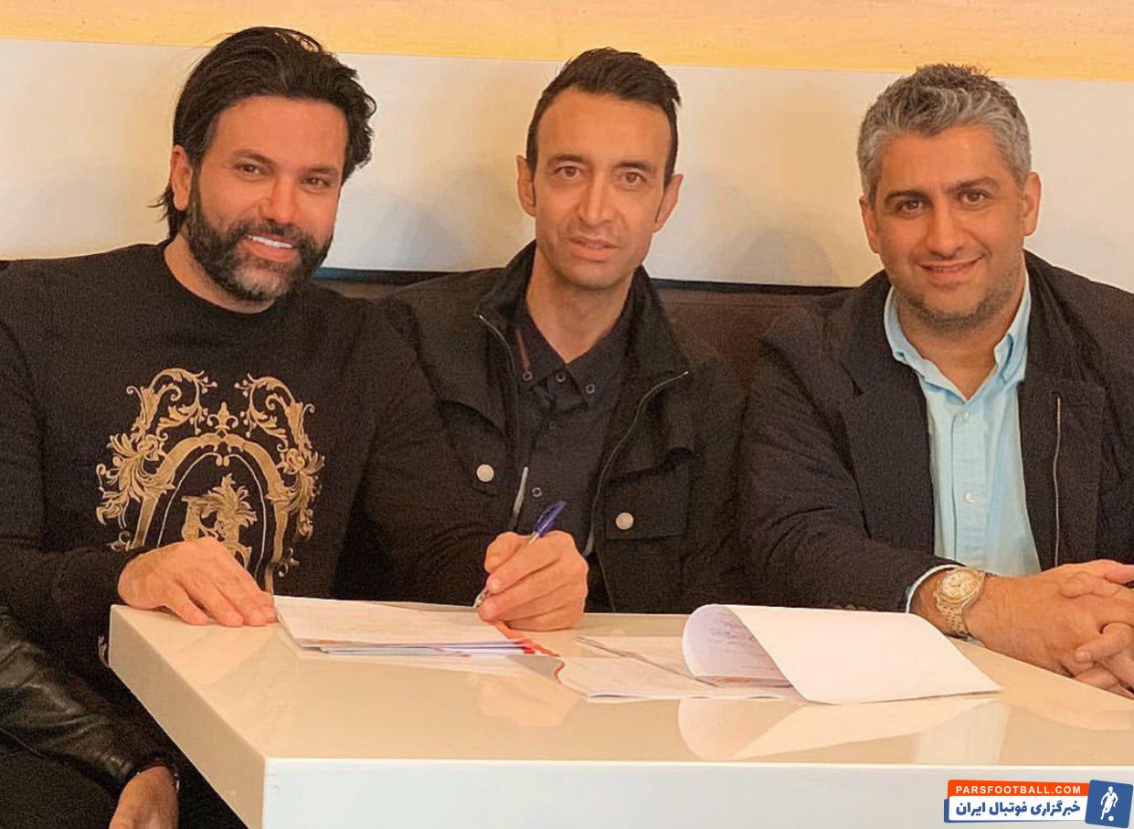 علیرضا نیکبخت واحدی سال ها با رضا عنایتی و فرزاد مجیدی در استقلال هم تیمی بود نیکبخت به تیم سرخپوشان پاکدشت پیوست تا کنار این دو کار مربیگری را آغاز کند.