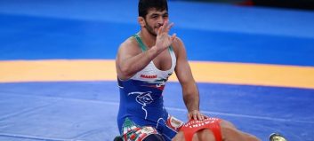 یزدانی ؛ عمل جراحی موفقیت آمیز حسن یزدانی روی زانوی مصدومش