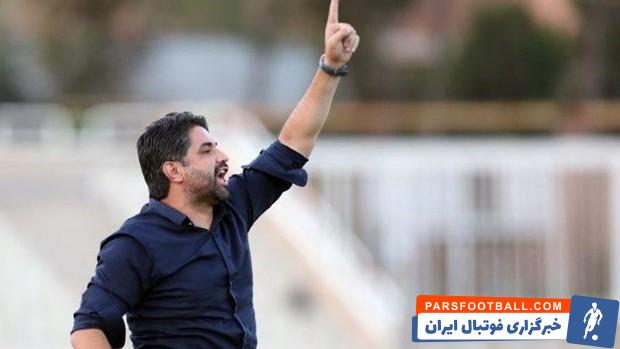 استقلال ؛ پیروز قربانی : استراماچونی از هوادار استفاده می کند و بندهای قراردادش را اضافه می کند