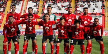 تراکتور ؛ استقبال از تراکتور در فرودگاه مهر آباد