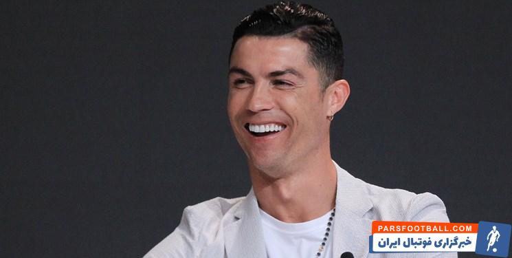 رونالدو ؛ تصویری از رونالدو به همراه خانواده اش سوار بر هواپیمای اختصاصی