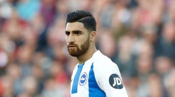 جهانبخش ؛ اصرار جهانبخش به ماندن در برایتون و تلاش برای حضور در ترکیب اصلی