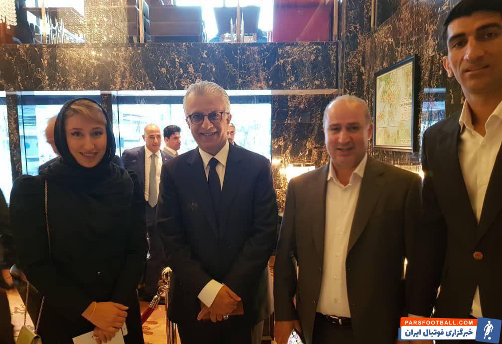 کتایون خسرویار تنها چند ساعت تا آغاز زمان مراسم بهترین در هنگ کنگ زمان باقی مانده و علیرضا بیرانوند و کتایون خسرویار در کنار مهدی تاج در این مراسم حضور پیدا کردند.