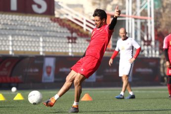 خلیلزاده خلیل زاده شجاع خلیلزاده در یک مقطع از فصل با گابریل کالدرون اصطکاک پیدا کرده بود، حالا شجاع خلیلزاده به مدافع محبوب او تبدیل شده.