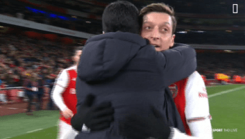 درخشش مسوت اوزیل در بازی دیشب آرسنال مقابل منچستریونایتد در ادامه بازی‌های خوب اوزیل در دوران مربی‌گری میکل آرتتا توجه ها را به خود جلب کرده است.