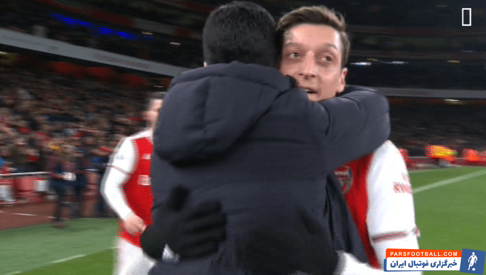 درخشش مسوت اوزیل در بازی دیشب آرسنال مقابل منچستریونایتد در ادامه بازیهای خوب اوزیل در دوران مربیگری میکل آرتتا توجه ها را به خود جلب کرده است.