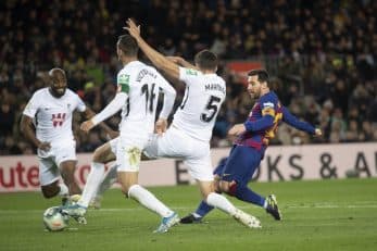 تک گل بارسا را لیونل مسی به ثمر رساند تا در صدر جدول گلزنان با 14 گل جایگاهش را مستحکم تر کند مسی حالا در همه رقابت ها 17 گل برای بارسا به ثمر رسانده.