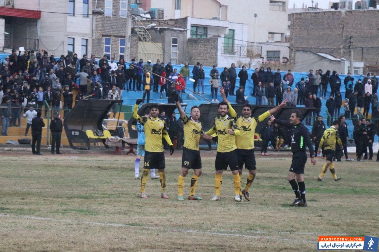 تیم خوشه طلایی