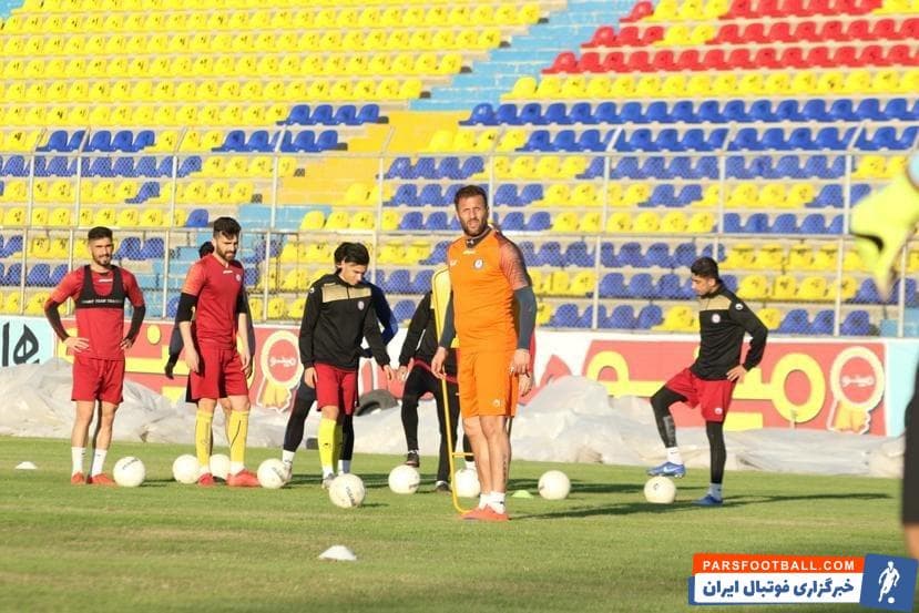 هومن افاضلی در شرایطی دومین حضور خود را در دیدار برابر گل گهر تجربه میکند که آنها امروز اولین تمرین خود را در استادیوم خانگیشان پشت سر گذاشتند.