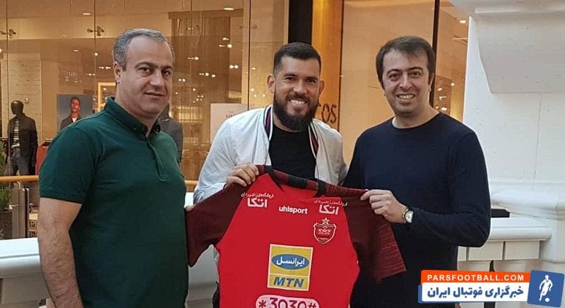 در شرایطی که تیم مذاکره کننده پرسپولیس برای مذاکره با آنتونی استوکس به امارات رفته اند، عکسی عجیب از آن ها در کنار فرناندو گابریل منتشر شده است.