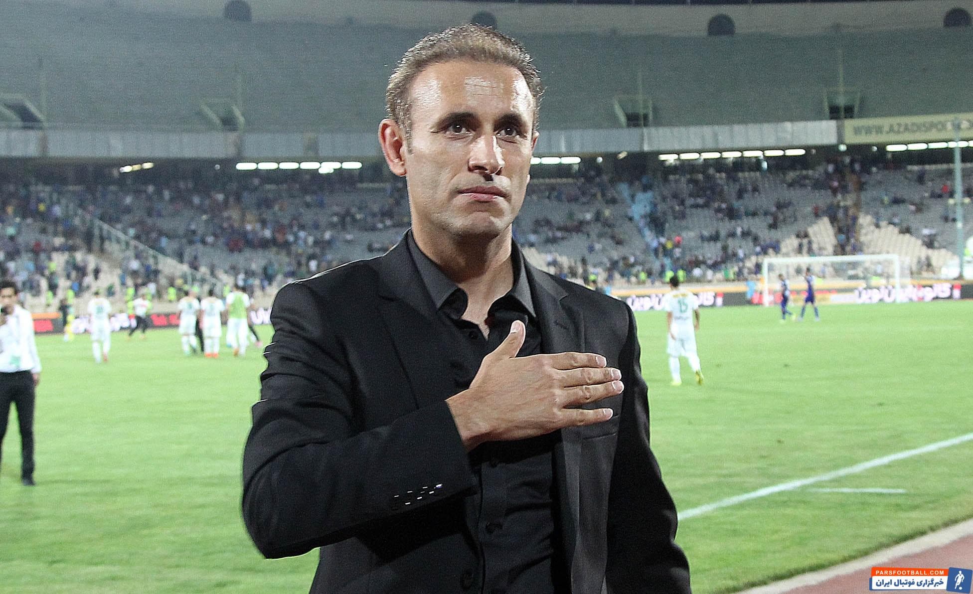 گل محمدی ؛ تصویری قدیمی از یحیی گل محمدی با مدل موی فرفری