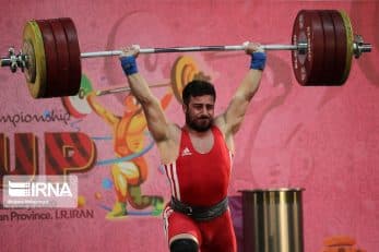 اوت کردن کیانوش رستمی شوک بزرگی را به تیم ملی و تماشاگران حاضر در سالن وارد کرد و برای لحظاتی همه مات و مبهوت بودند که کیانوش رستمی چطور نتوانست.