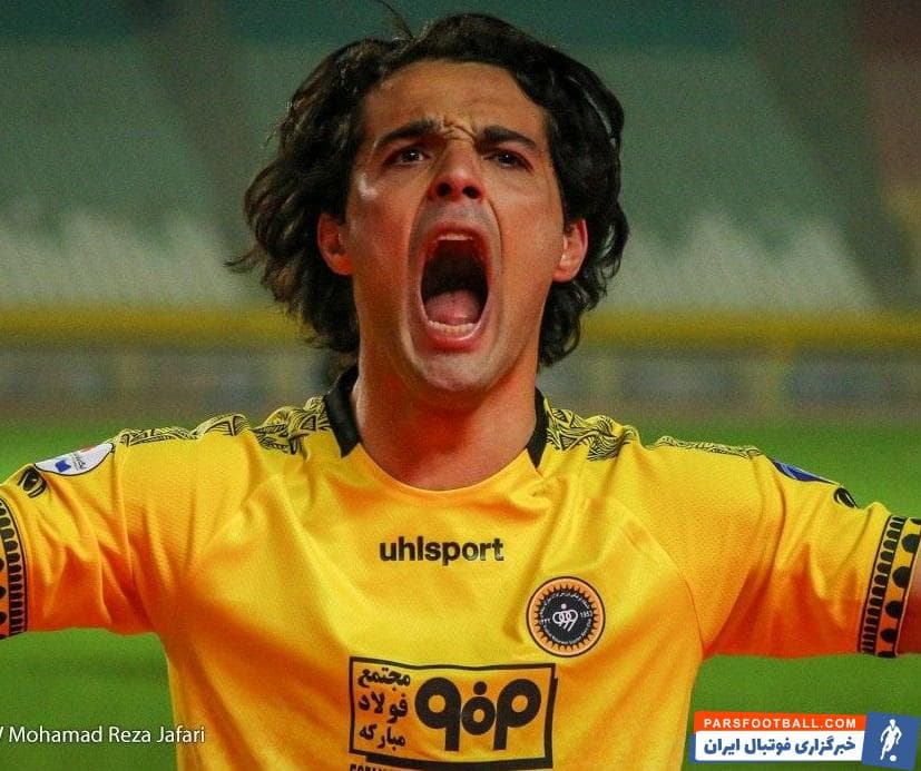 امید نورافکن بعد از گلزنی خود یا دیگر هم تیمی هایش چنان فریادی می کشد که نشان می دهد عطش زیادی برای موفقیت در لیگ برتر دارد.