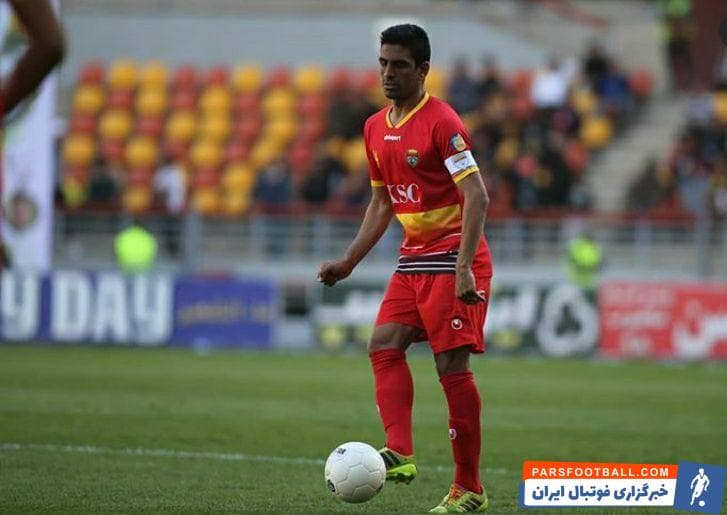 در این دو دیدار(صنعت نفت و سپاهان) ایوب والی به دلیل مصدومیت و سرماخوردگی از ترکیب تیمش دور بود و پس از مدتی غیبت در دیدار با شهر خودرو به ترکیب بازگشت.