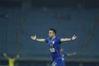 مطهری مهاجم استقلال با نمایشی که در بازی با الاهلی داشت یک بار دیگر نشان داد چقدر خرید او هوشمندانه بوده و چقدر آبی ها به این بازیکن نیاز داشتند.