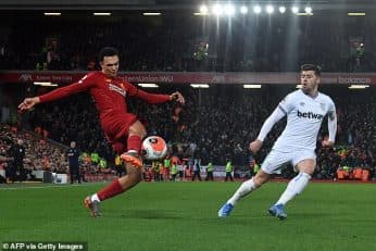 الکساندر آرنولد مدافعان جوان لیورپول یک بار دیگر نمایش فوق العاده ای ارائه داده و نقش مهمی در برتری 2-3 لیورپول برابر وستهام ایفا کردند.