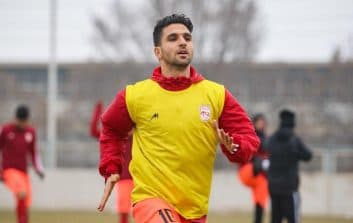 ساسان انصاری مهاجم تکنیکی و گلزن سرخپوشان آذربایجان دچار مصدومیت شده و حالا کادرفنی امیدوار است او بتواند در بازی مقابل پارس جنوبی به میدان برود.