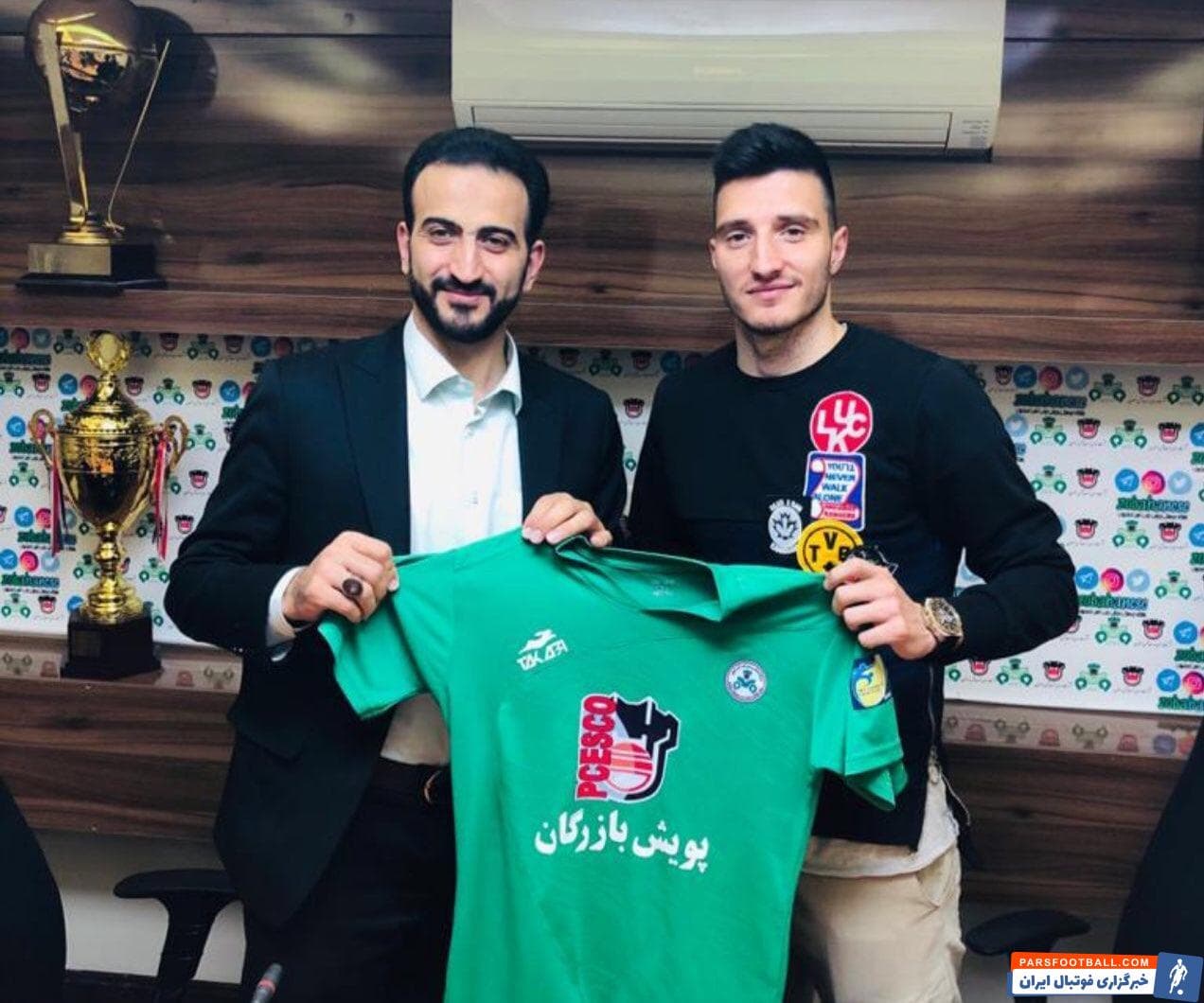 یوان مارکوویچ توانایی بازی در پست پشت مهاجم را دارد و میتواند خلا ذوبآهن در آن منطقه را پر کند.