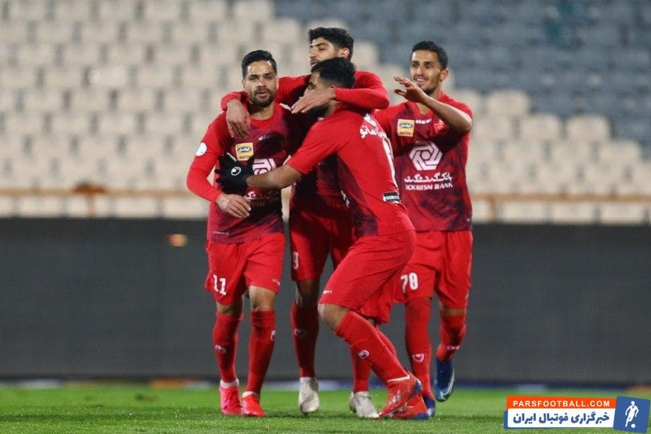 کمال کامیابی نیا هافبک پرسپولیس با نمایشی موفق در خط میانی سرخپوشان توانست در نهایت با پیروزی تیمش پایان بازی را جشن بگیرد.