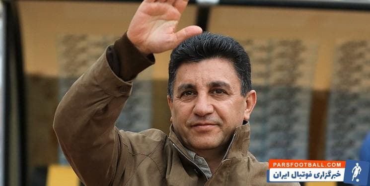 امیر قلعه نویی گفت: حتما باید از روی سیم خاردار رد می شدیم و به زمین می رفتیم؟