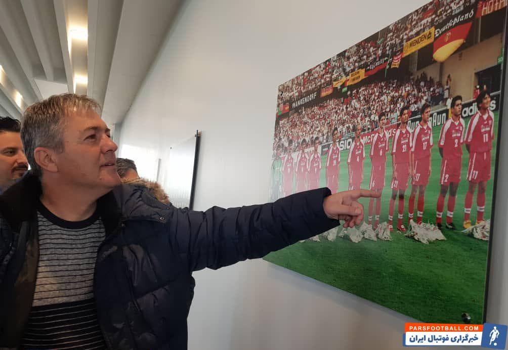 دراگان اسکوچیچ سرمربی تیم ملی فوتبال ایران با حضور در مرکز ملی فوتبال از امکانات این مجموعه بازدید کرد اسکوچیچ روز ۵ شنبه قرارداد خود را به امضا رساند.