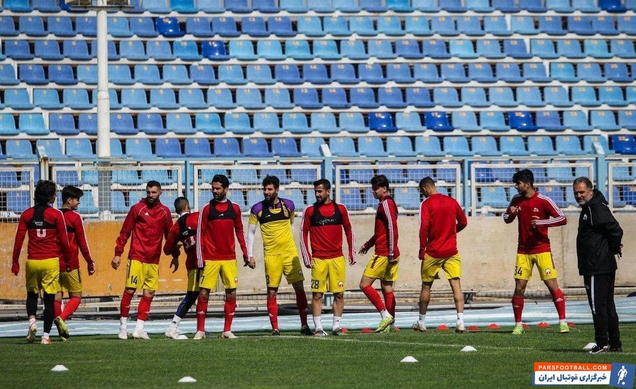 با توجه به تعطیلی مسابقات فوتبال به دلیل شیوع ویروس کرونا اعضای تیم تراکتور تا روز گذشته تمرینات خود را دنبال کردند و از امروز به تعطیلات رفتند.